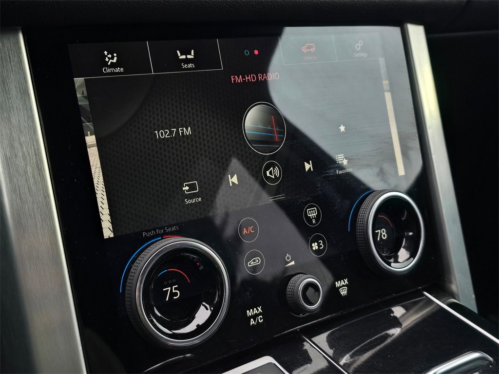 Used 2018 Land Rover Range Rover image 32