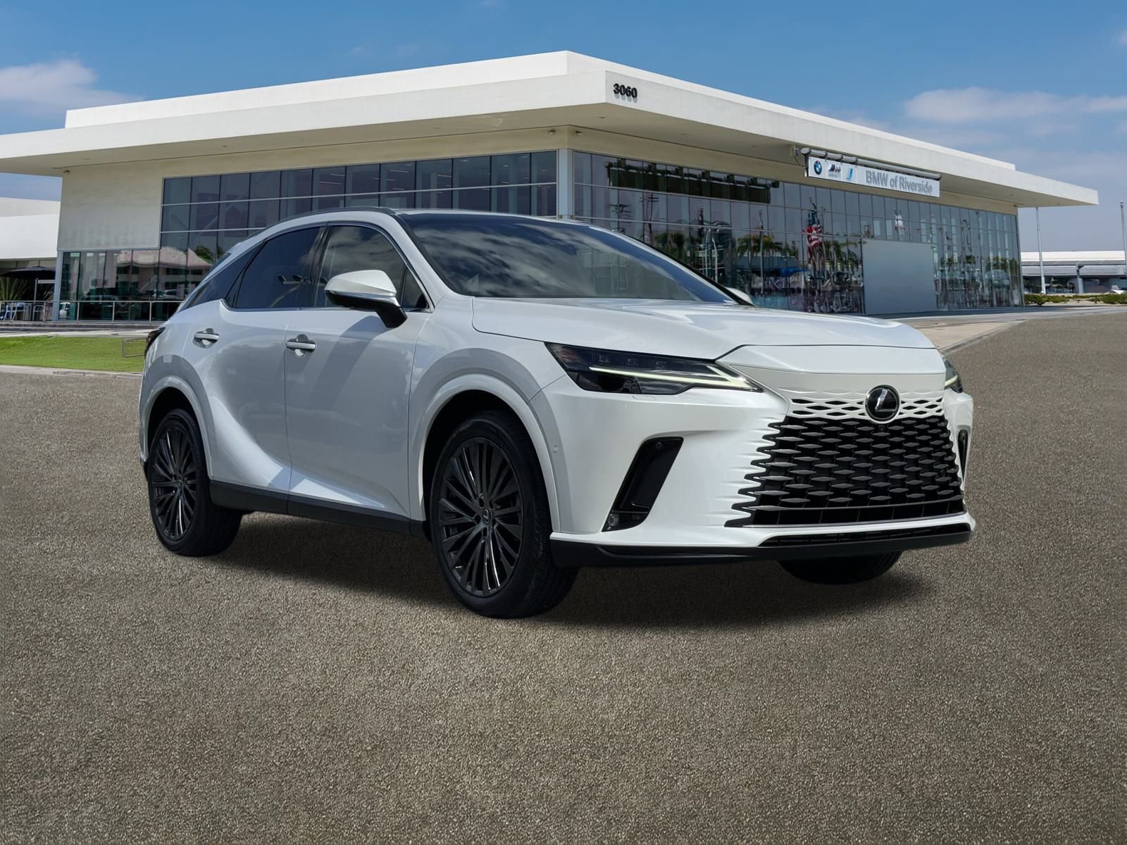 Used 2024 Lexus RX 350 FWD image 2