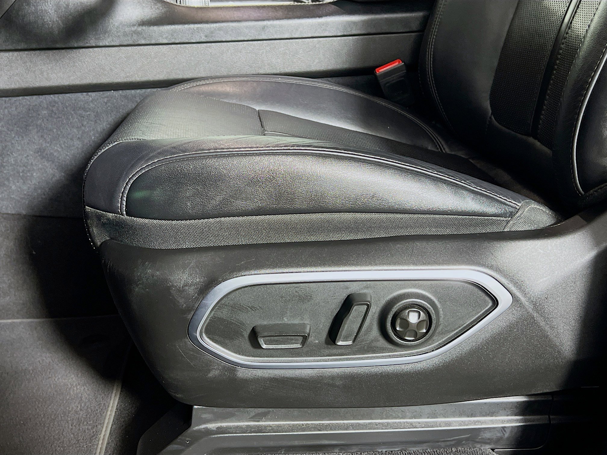 Used 2024 Jeep Wagoneer L Series II w/ Flexible Seating Group image 20