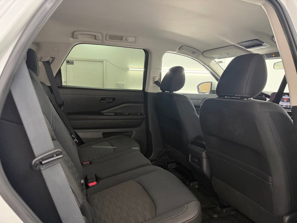 Used 2023 Nissan Pathfinder SV image 40