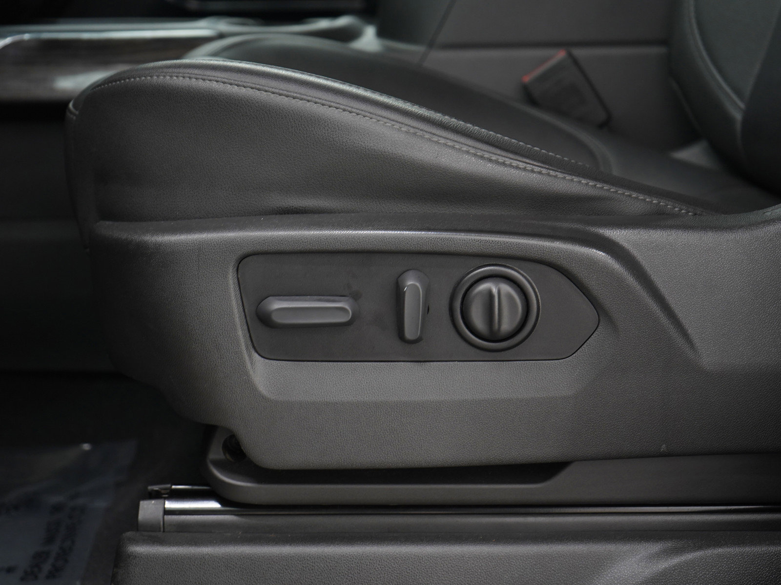 Used 2022 Chevrolet Silverado 1500 LTZ image 23