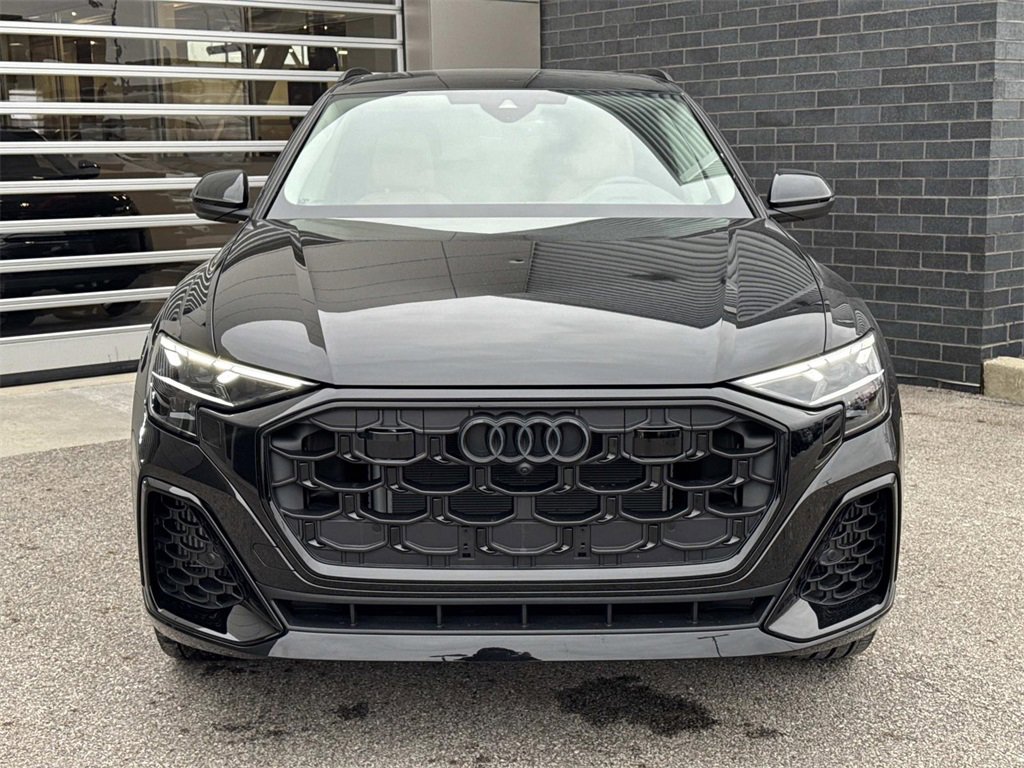 Used 2025 Audi Q8 Premium Plus image 2