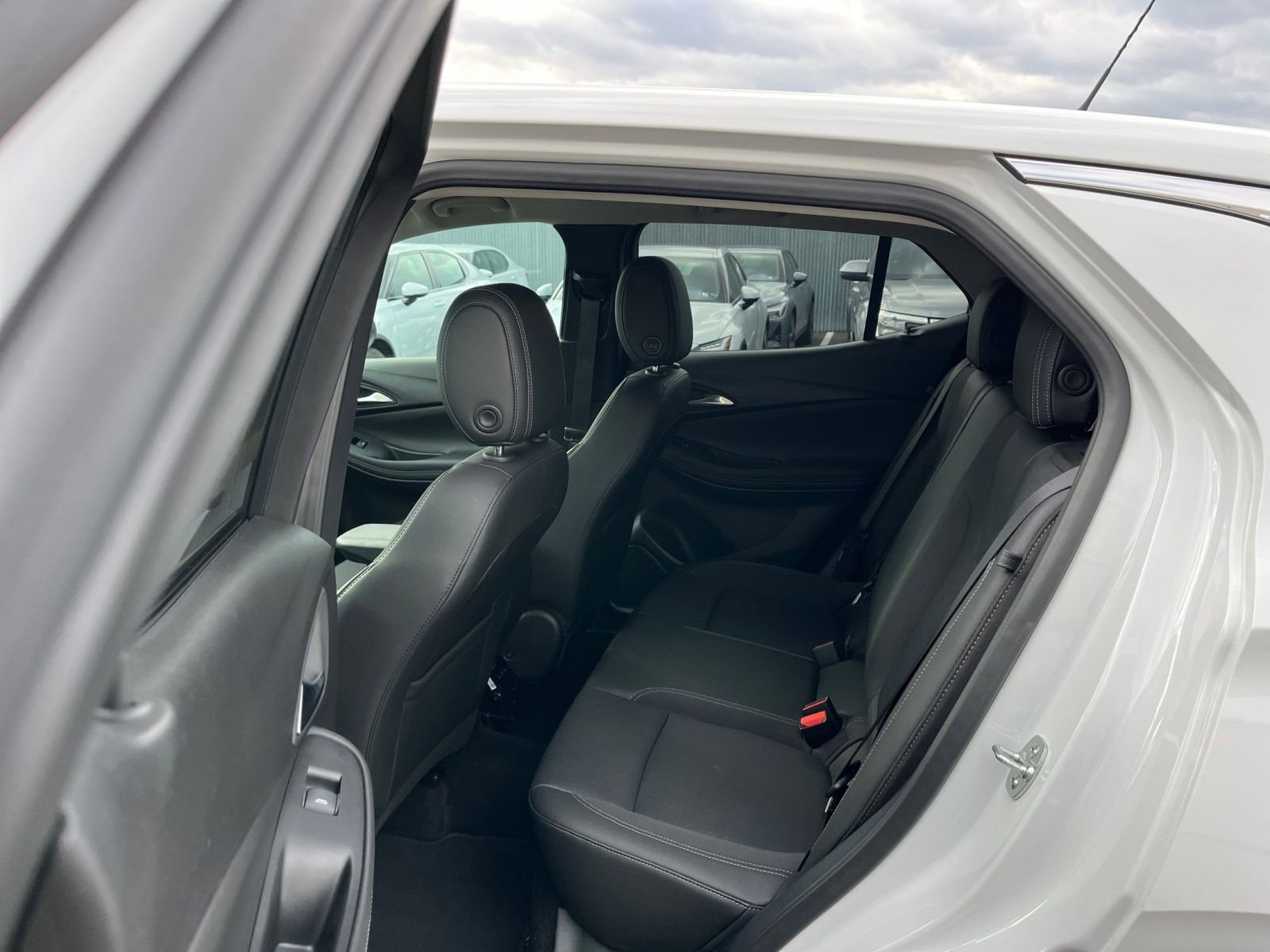 Used 2025 Buick Encore GX Preferred image 23