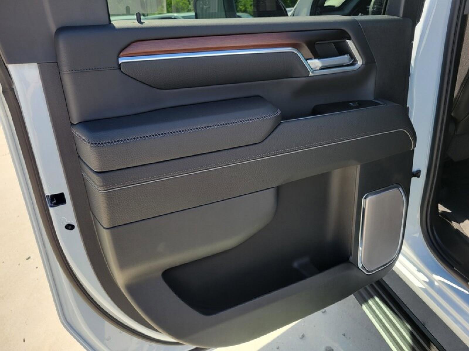 New 2026 GMC Sierra 2500 Denali w/ Denali Reserve Package AWD/4WD image 29