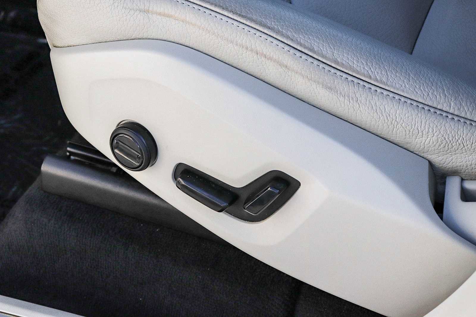 Used 2022 Volvo XC90 T8 Inscription Expression w/ Advanced Package image 26