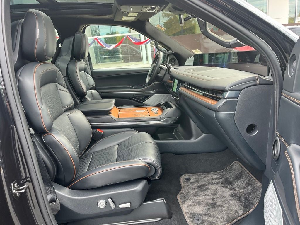Used 2025 Lincoln Navigator Black Label AWD/4WD image 25