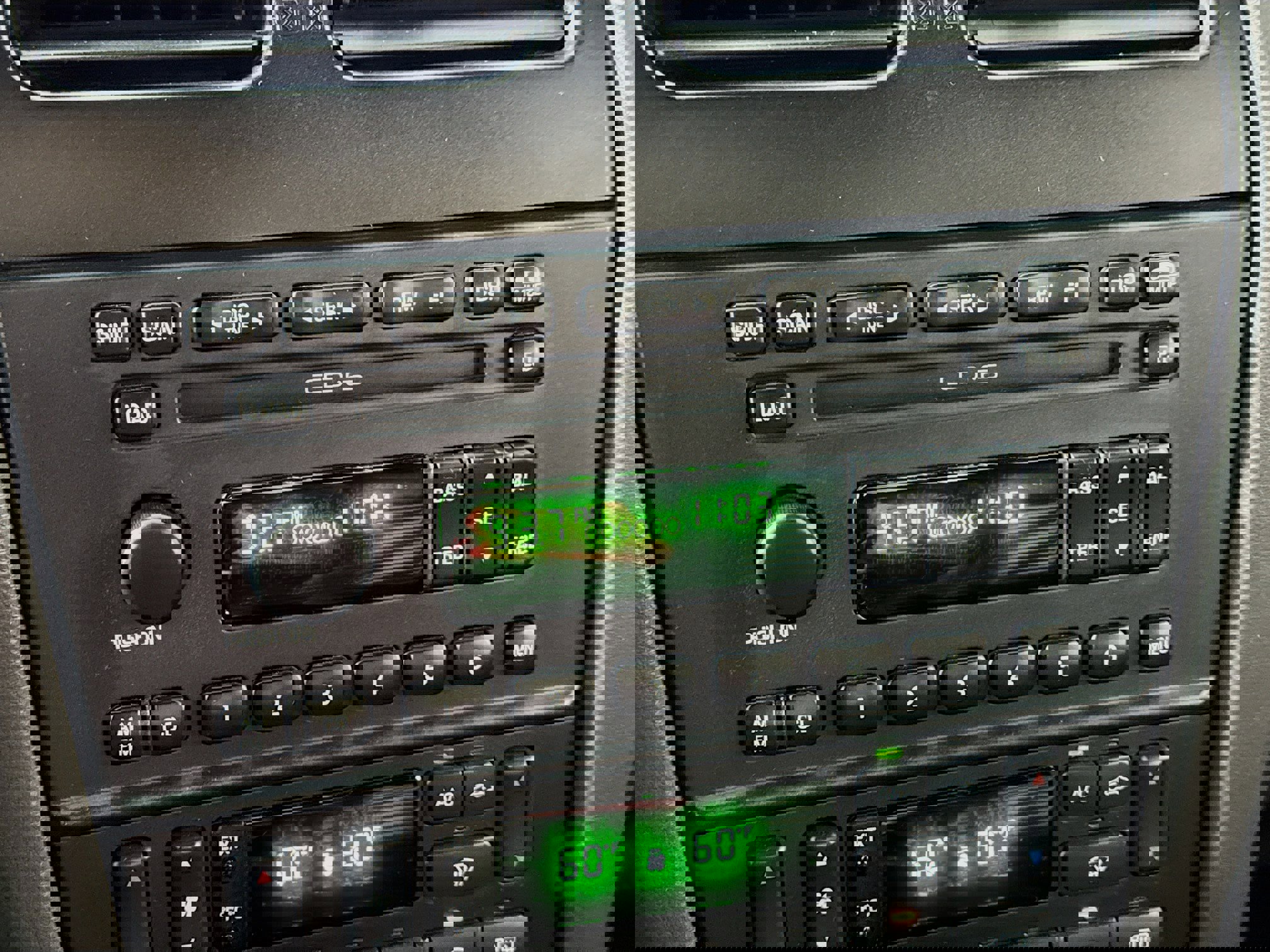 Used 2002 Ford Thunderbird image 15