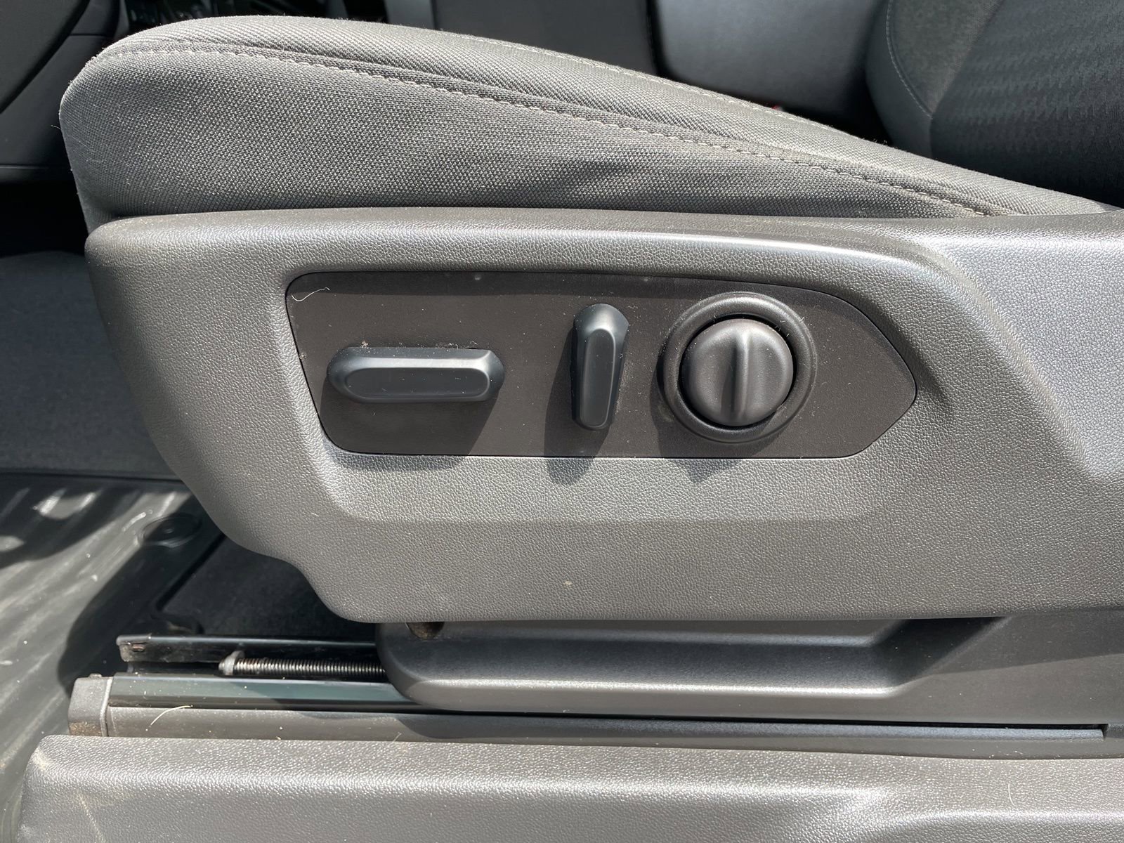 Used 2022 GMC Sierra 3500 SLE w/ SLE Convenience Package AWD/4WD image 12