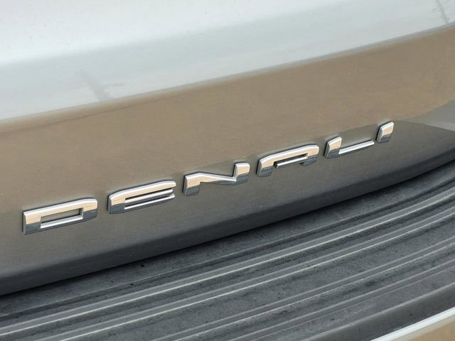 Used 2023 GMC Yukon Denali w/ LPO, Floor Liner Package image 10