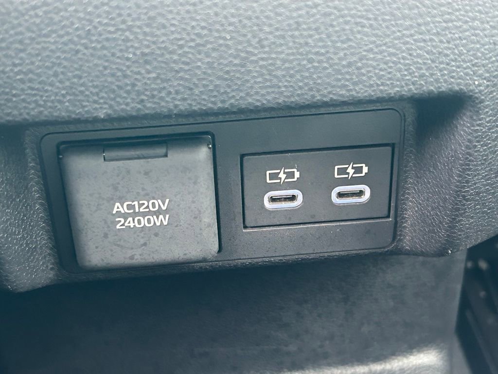 Certified 2025 Toyota Tacoma 4x4 Double Cab Hybrid image 23