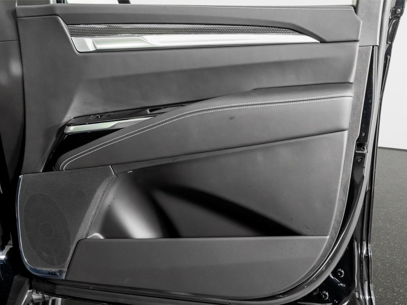 Used 2026 Cadillac Escalade V w/ LPO, Floor Liner Package image 54