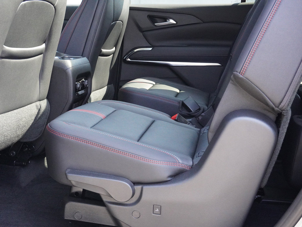 Used 2026 Chevrolet Traverse RS AWD/4WD image 36