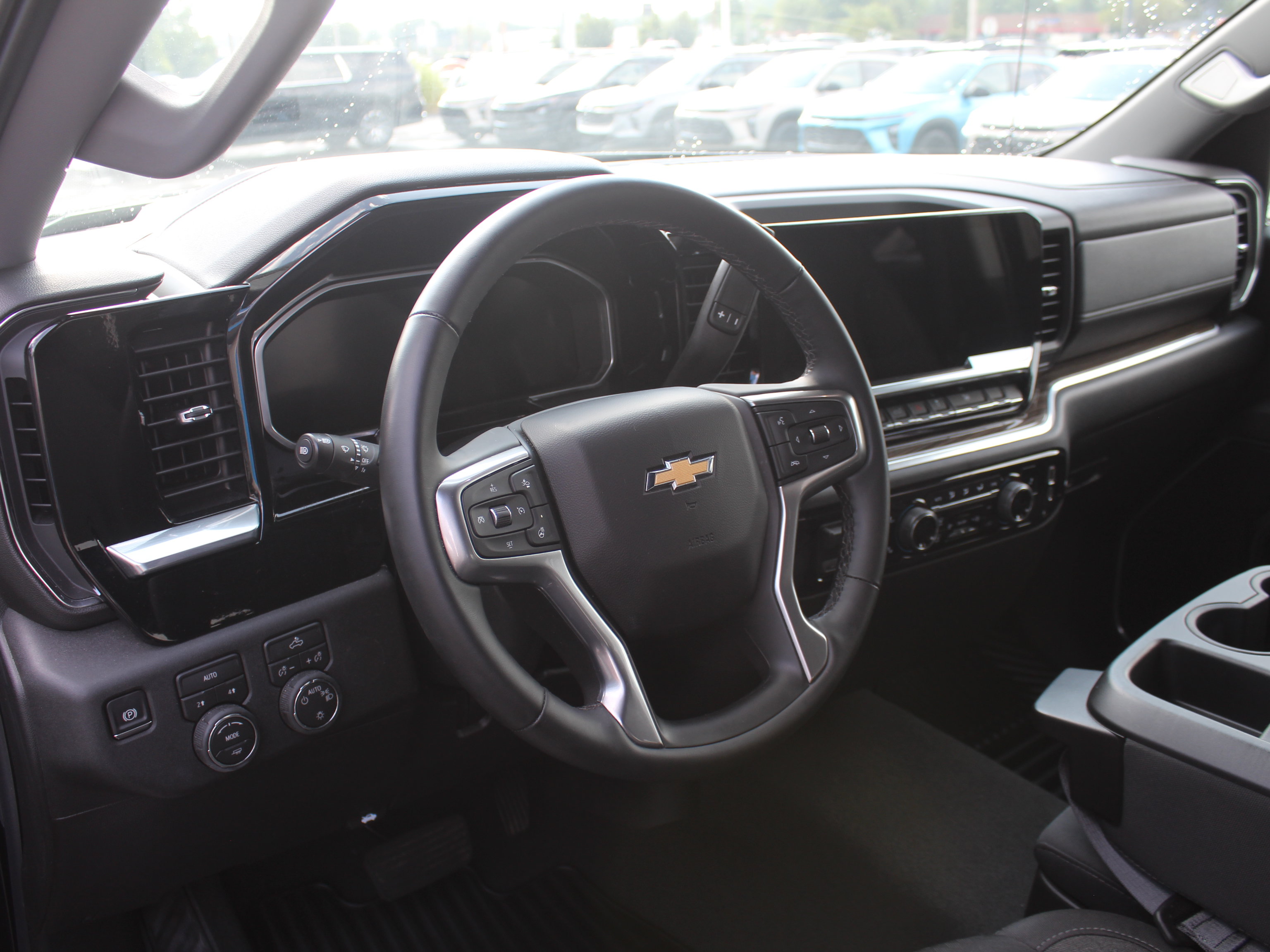 Certified 2026 Chevrolet Silverado 1500 LT AWD/4WD image 14