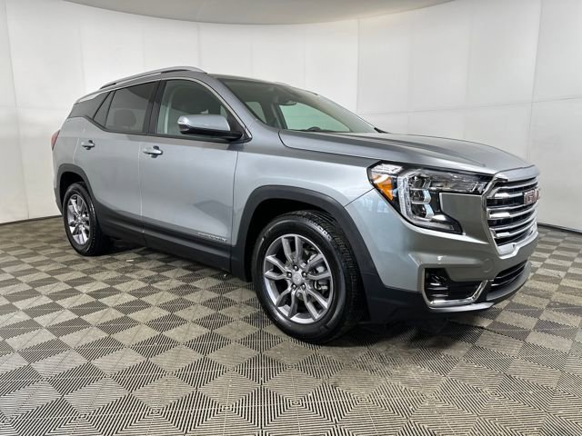 Used 2023 GMC Terrain SLT image 2