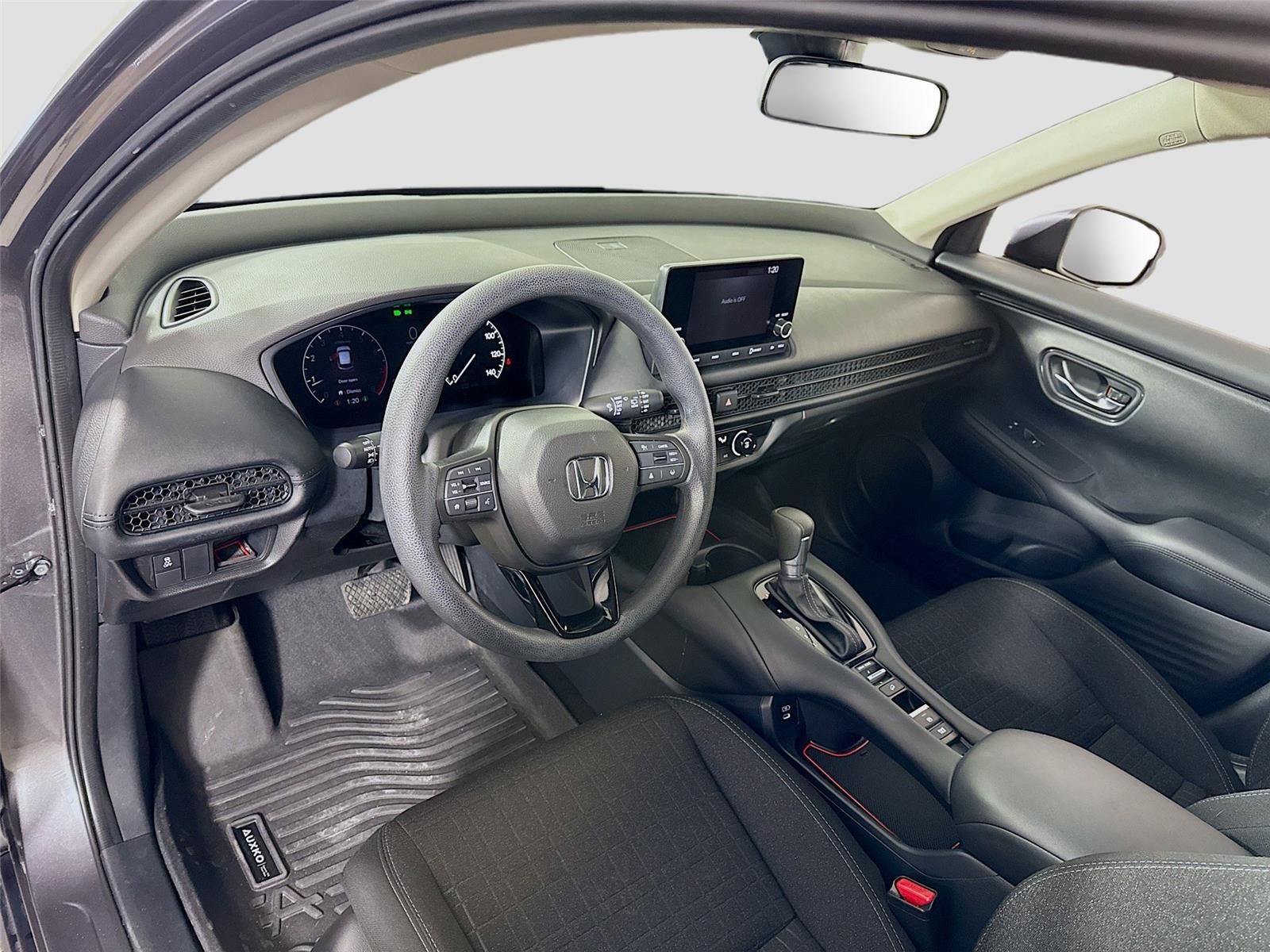 Used 2025 Honda HR-V LX image 3