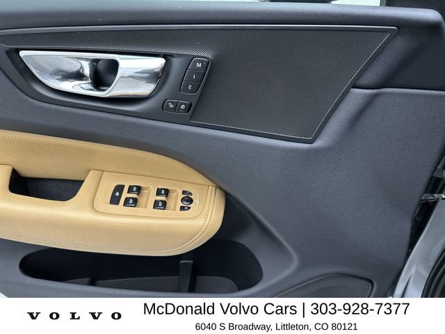 Used 2018 Volvo XC60 T6 Momentum w/ Advanced Package AWD/4WD image 13