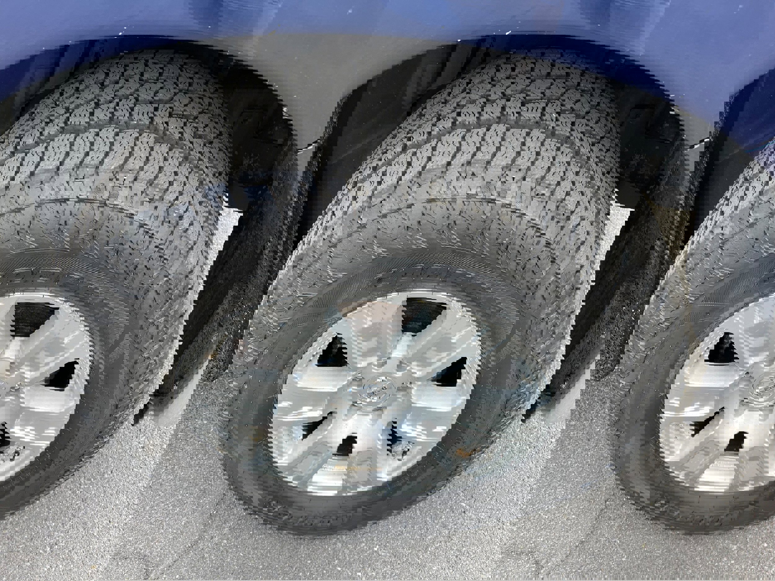 Used 2017 Nissan Titan SV AWD/4WD image 5