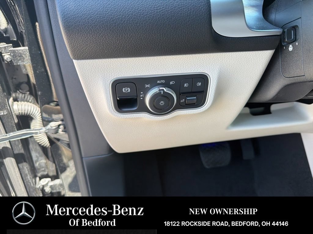 New 2026 Mercedes-Benz GLB 250 4MATIC image 9