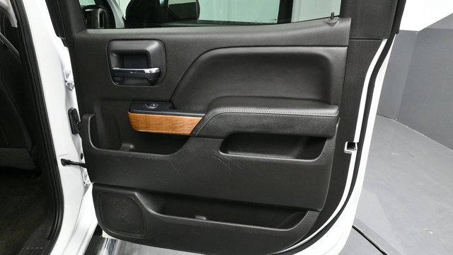 Used 2018 Chevrolet Silverado 1500 LTZ w/ Sport Package AWD/4WD image 12
