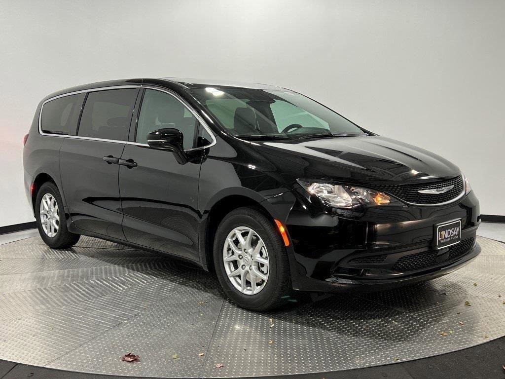 New 2026 Chrysler Voyager LX image 1