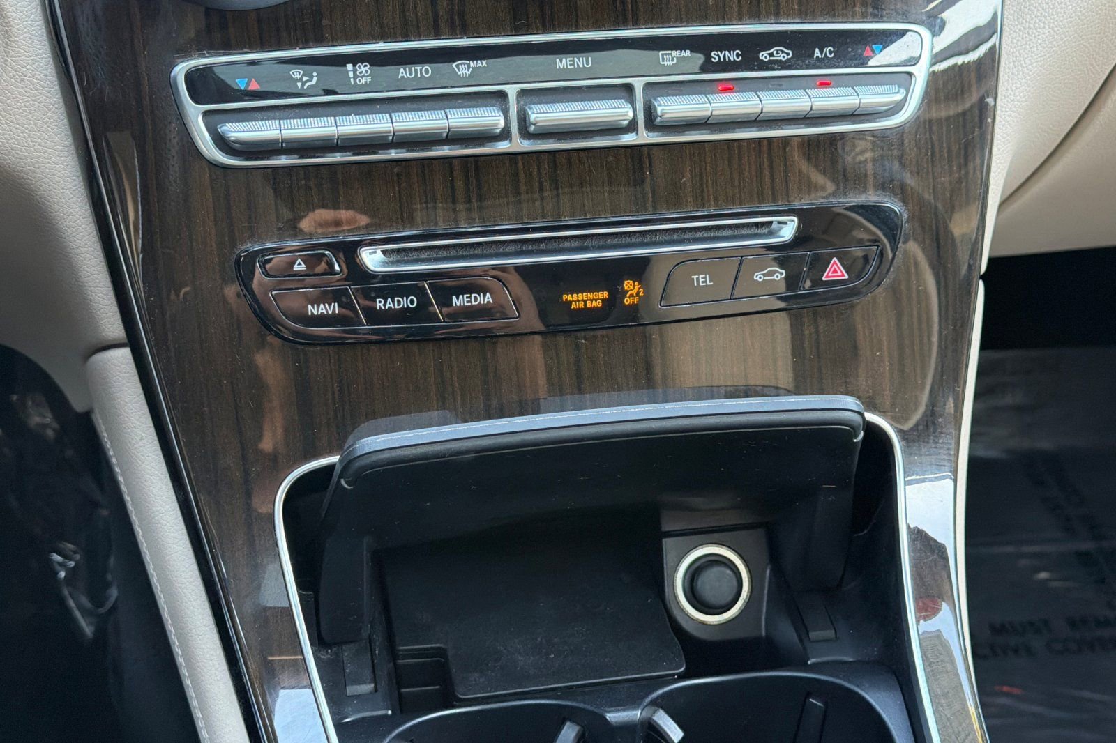 Used 2019 Mercedes-Benz GLC 300 image 23