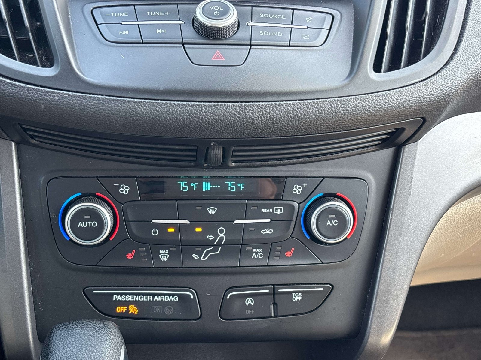 Used 2019 Ford Escape SE AWD/4WD image 24