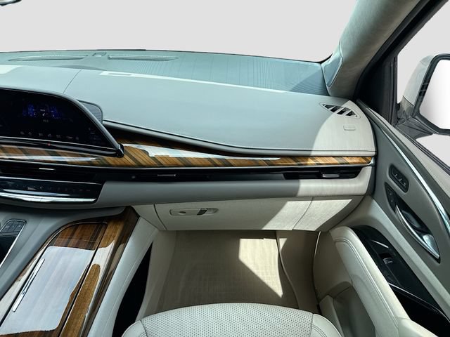 Used 2024 Cadillac Escalade Sport Platinum w/ LPO, ONYX Package AWD/4WD image 15