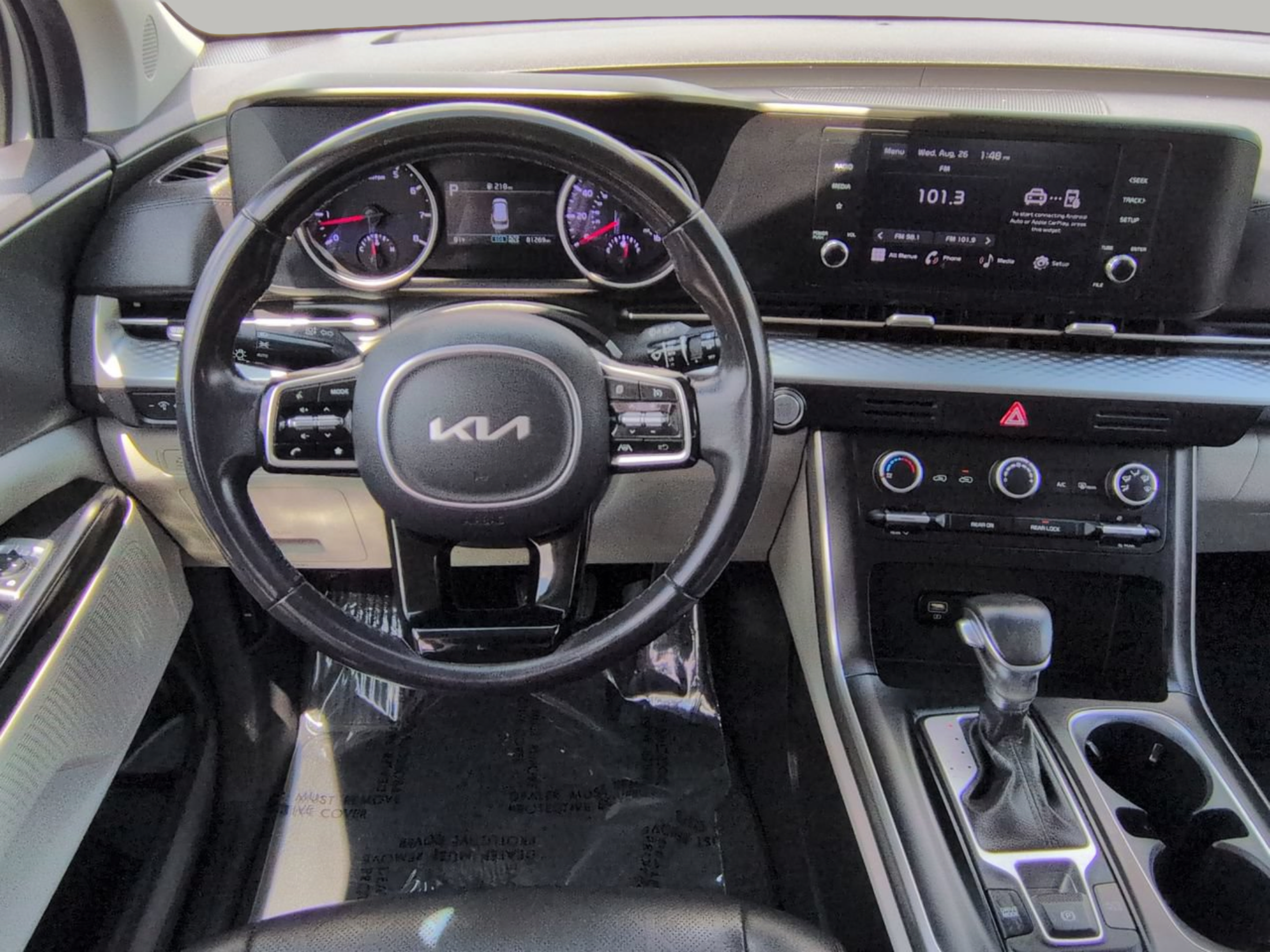 Used 2023 Kia Carnival LX FWD image 20