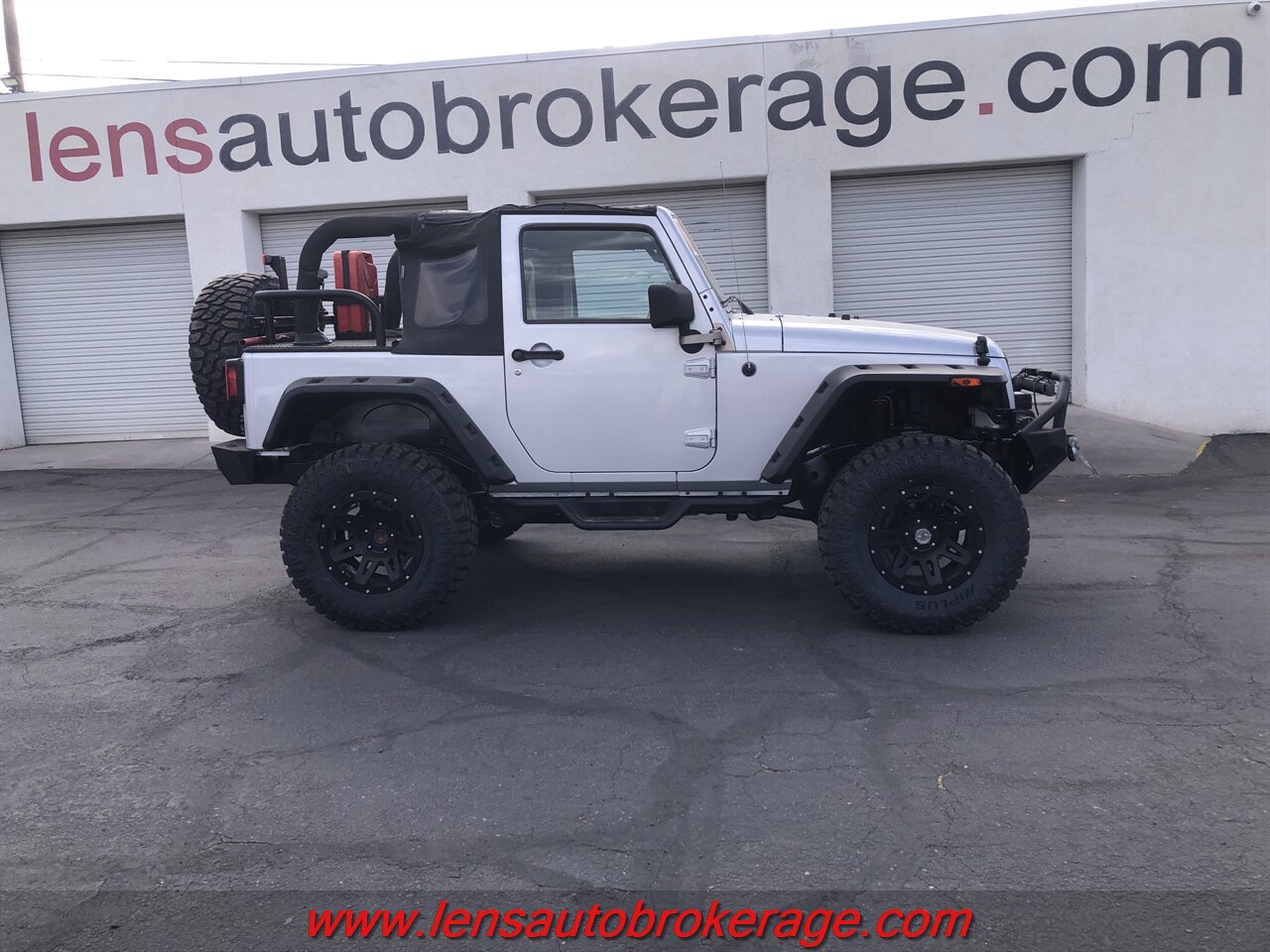Used 2012 Jeep Wrangler Rubicon w/ Connectivity Group AWD/4WD image 1
