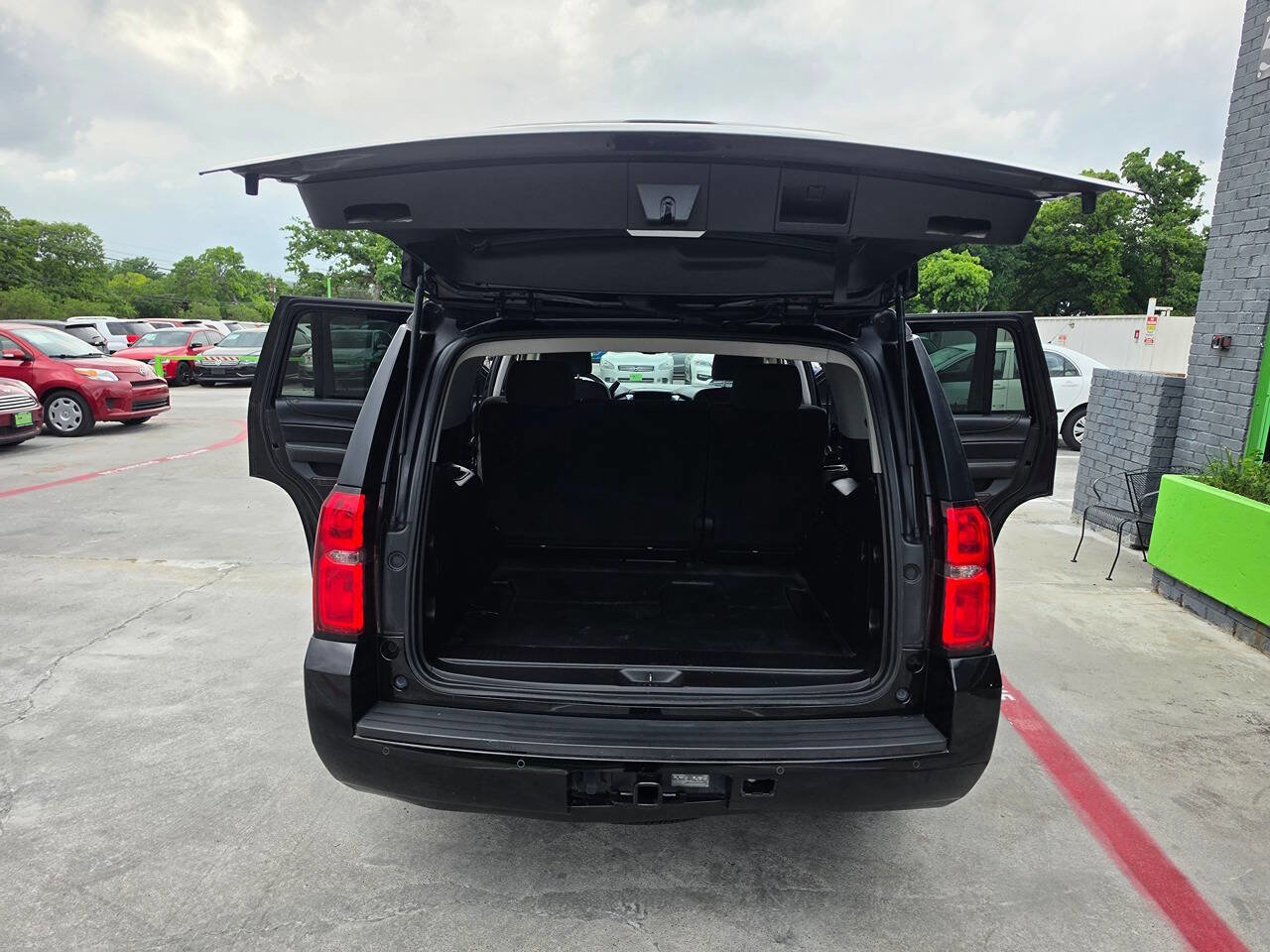 Used 2016 Chevrolet Tahoe 2WD w/ Remote Keyless Entry Package image 23