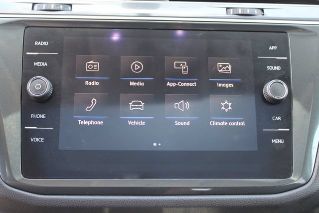 Used 2020 Volkswagen Tiguan SE R-Line FWD image 20