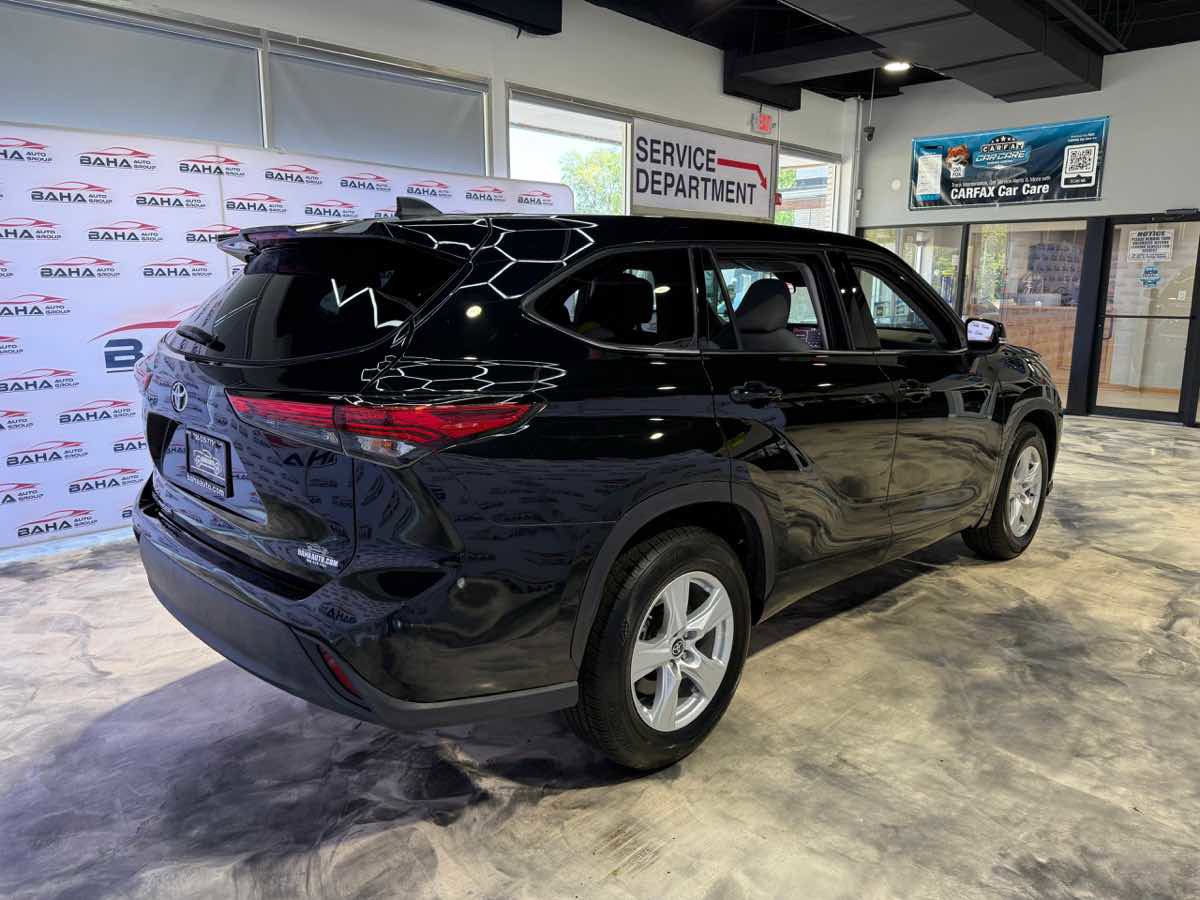 Used 2022 Toyota Highlander L FWD image 35
