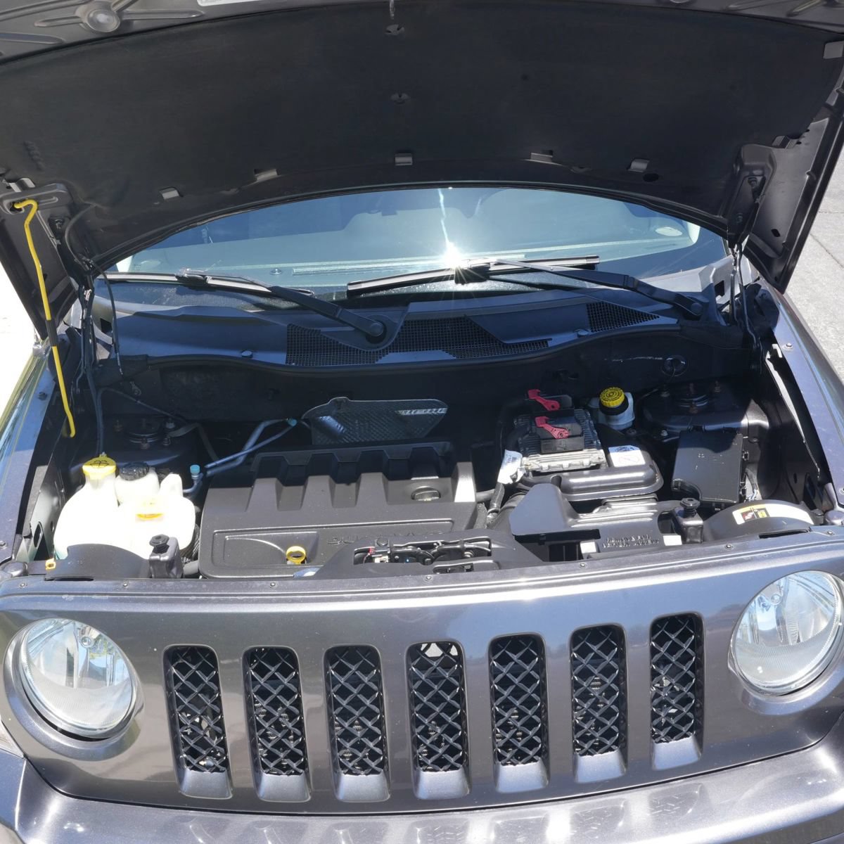 Used 2017 Jeep Patriot Latitude AWD/4WD image 21
