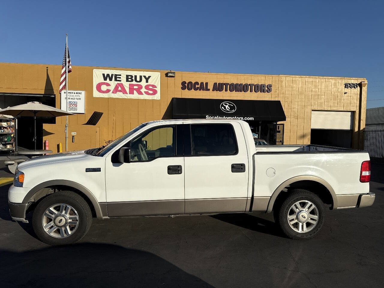 Used 2004 Ford F150 Lariat image 2