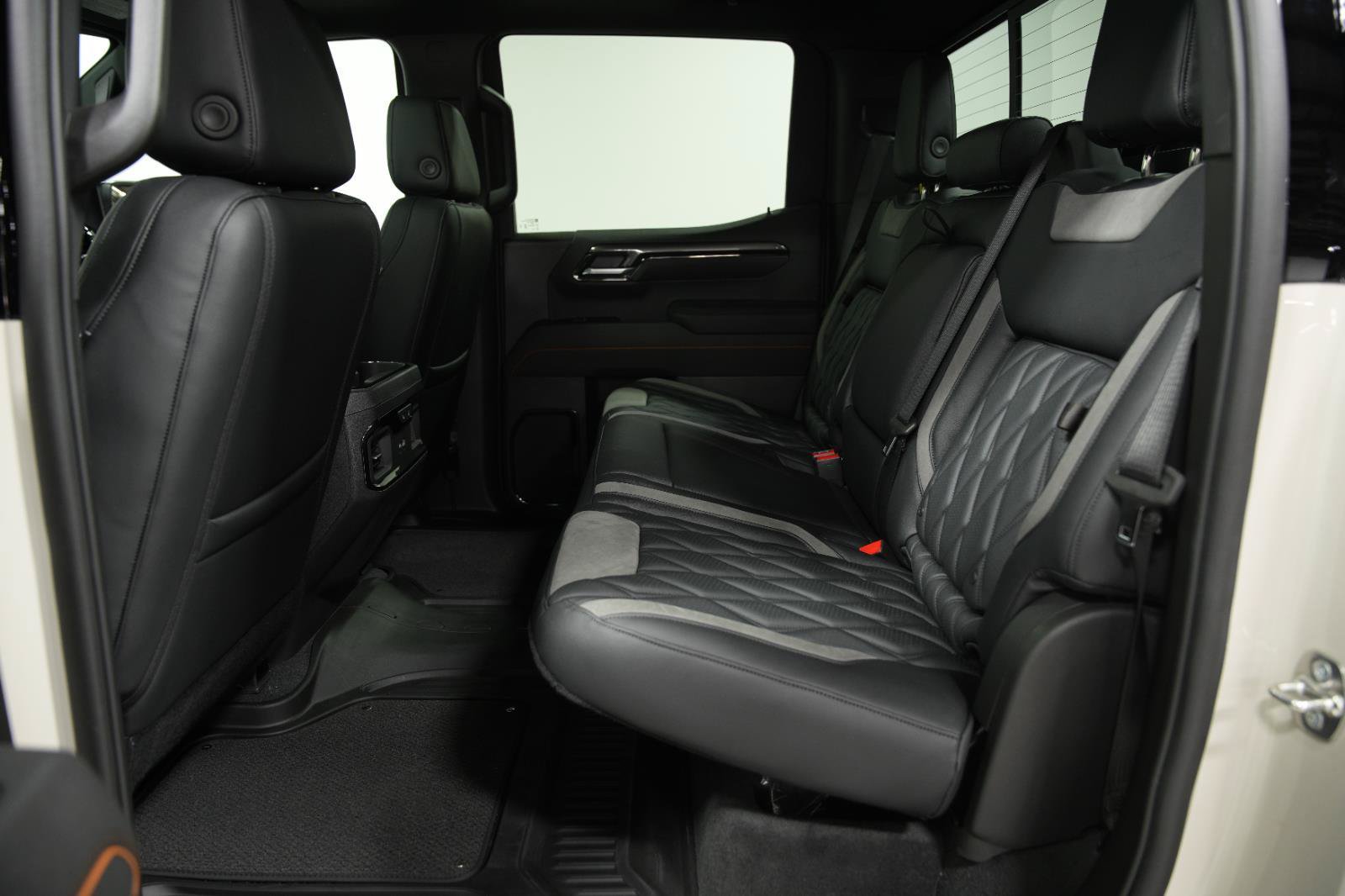 New 2026 GMC Sierra 1500 AT4 w/ AT4 Premium Package AWD/4WD image 24