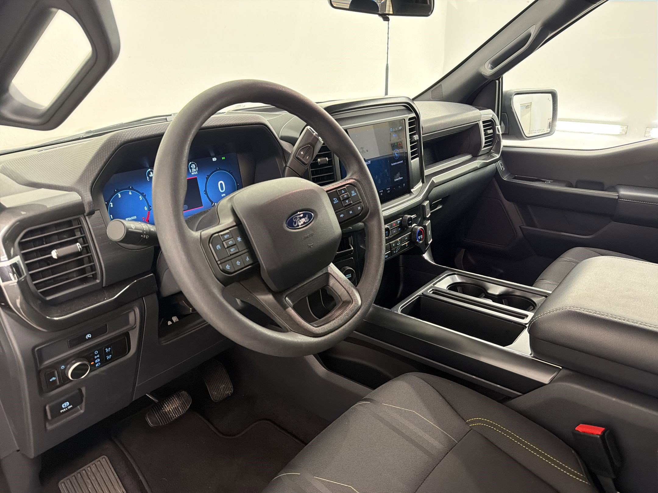 Used 2025 Ford F150 STX RWD image 4