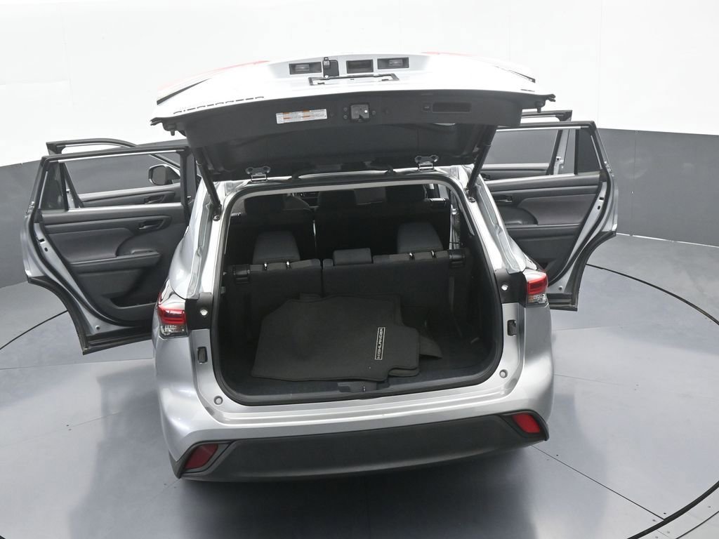 Used 2023 Toyota Highlander LE image 62