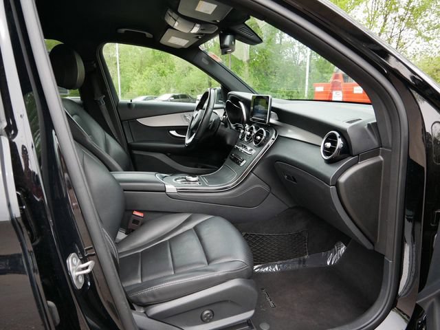 Used 2019 Mercedes-Benz GLC 300 4MATIC image 9