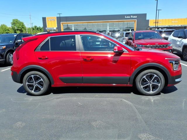 Used 2023 Kia Niro EX FWD image 27