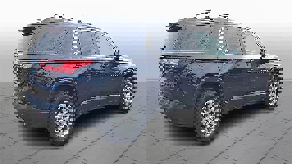 Used 2020 Chevrolet Traverse LT w/ Driver Confidence II Package image 8