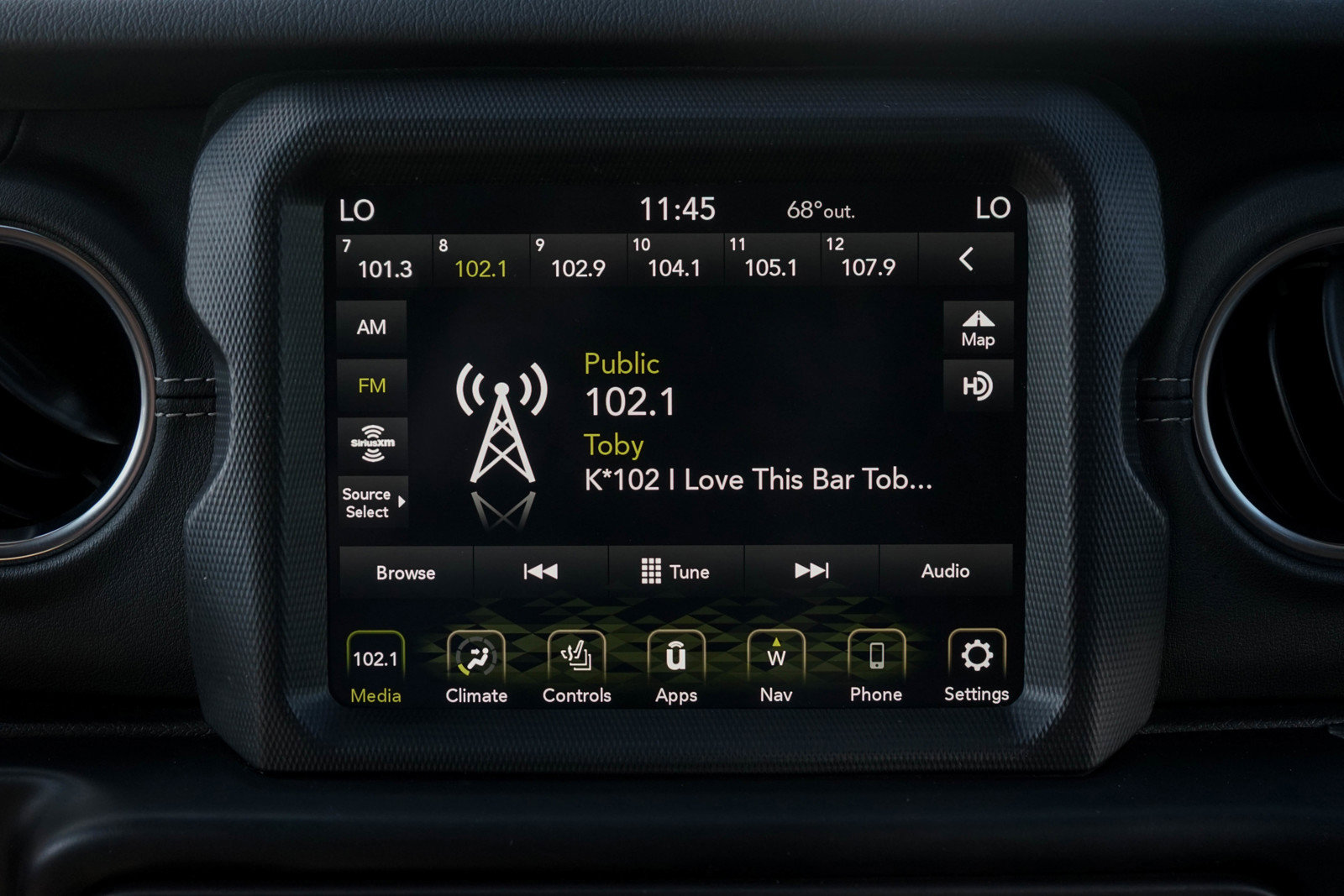 Used 2022 Jeep Wrangler Unlimited Sahara w/ Cold Weather Group image 15