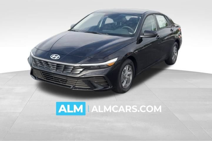Certified 2026 Hyundai Elantra SE FWD image 1