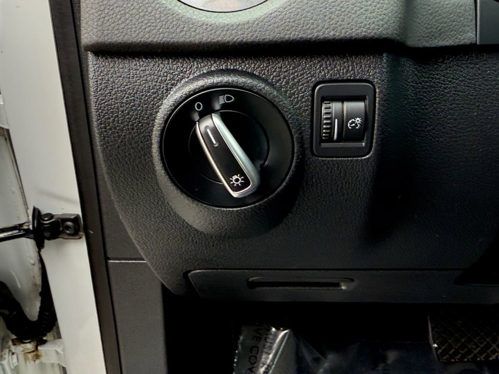 Used 2018 Volkswagen Tiguan Limited image 25