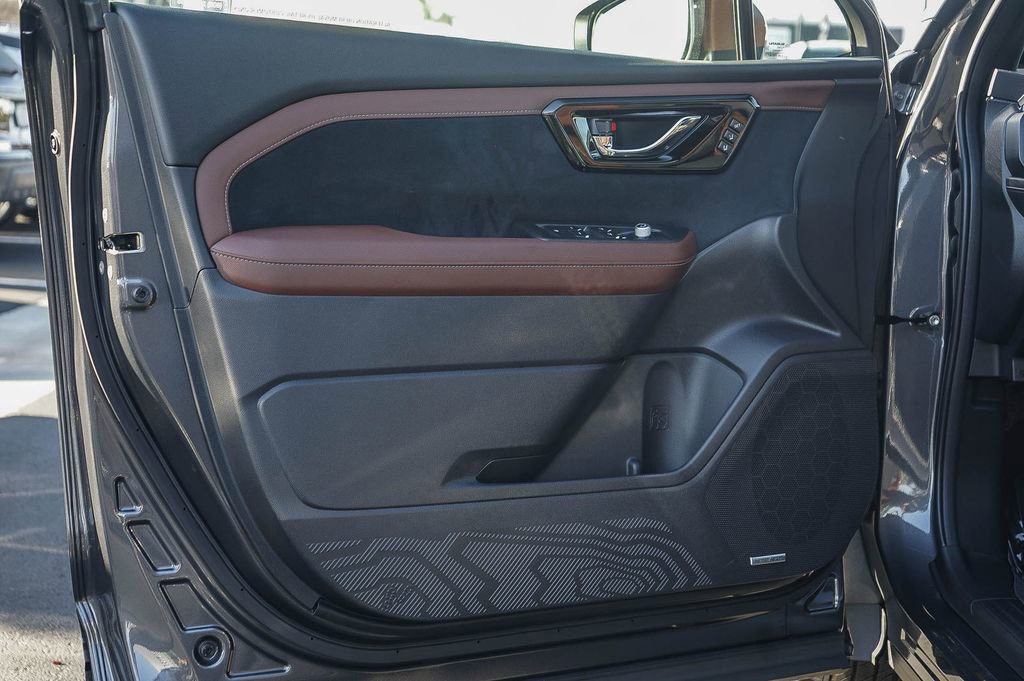 Used 2025 Subaru Forester Touring image 24