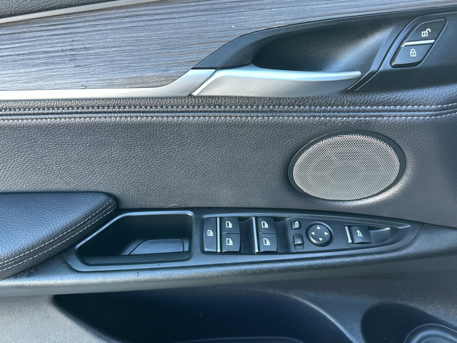 Used 2018 BMW X5 xDrive40e image 11