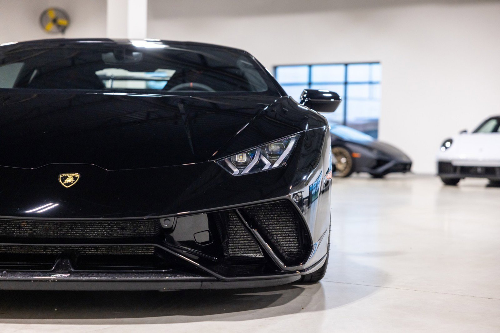 Used 2018 Lamborghini Huracan Performante AWD/4WD image 23