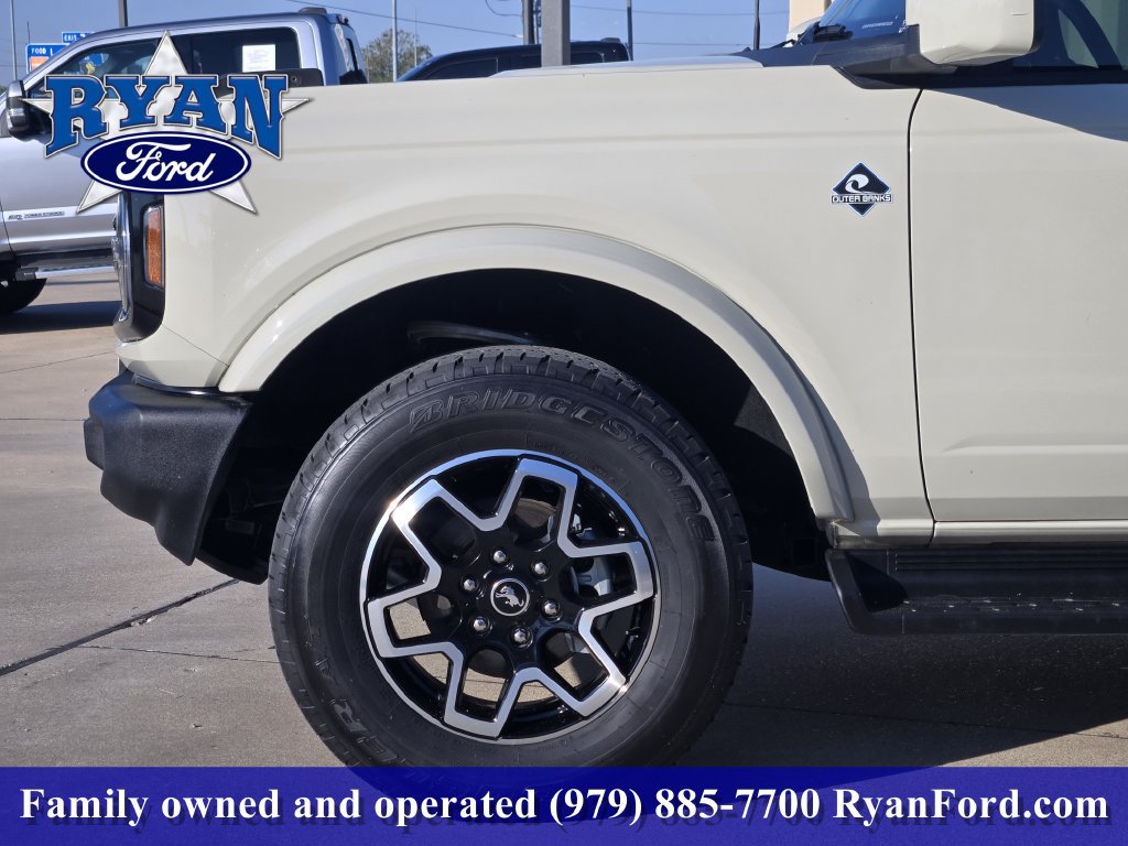 Used 2025 Ford Bronco Outer Banks AWD/4WD image 5