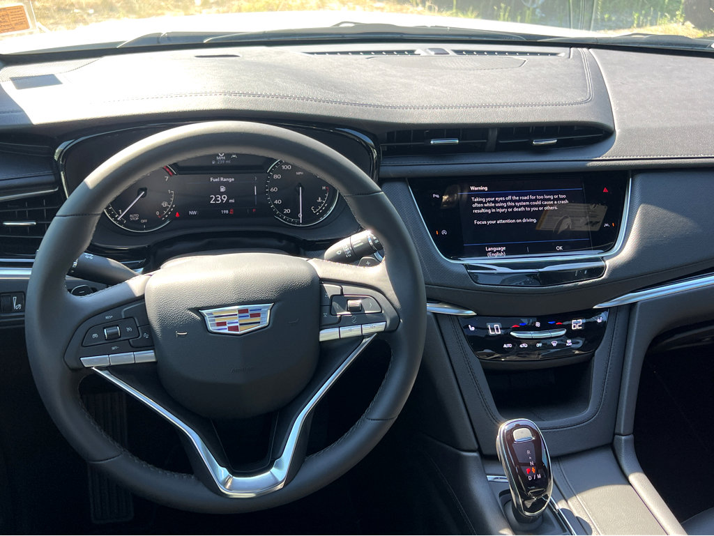 New 2025 Cadillac XT6 Luxury image 4