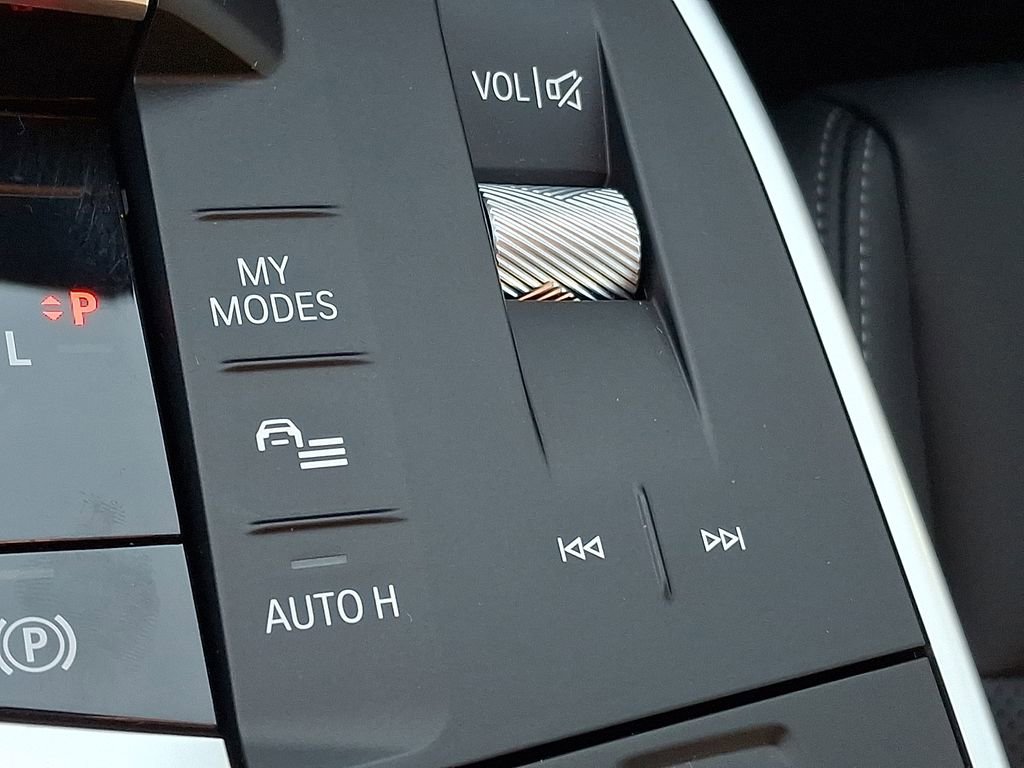 Certified 2023 BMW X1 xDrive28i w/ Convenience Package image 17