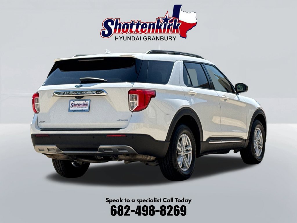 Used 2023 Ford Explorer XLT w/ Equipment Group 202A AWD/4WD image 6